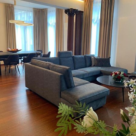 Botanique Suites Airbnb, Antwerp Exterior photo