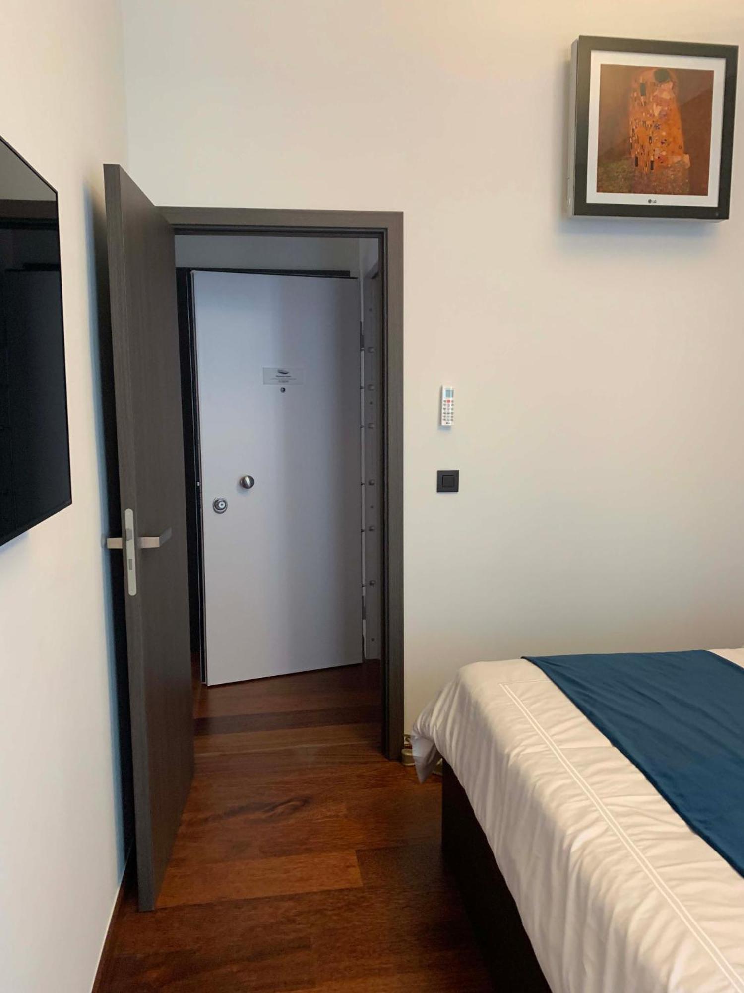 Botanique Suites Airbnb, Antwerp Exterior photo
