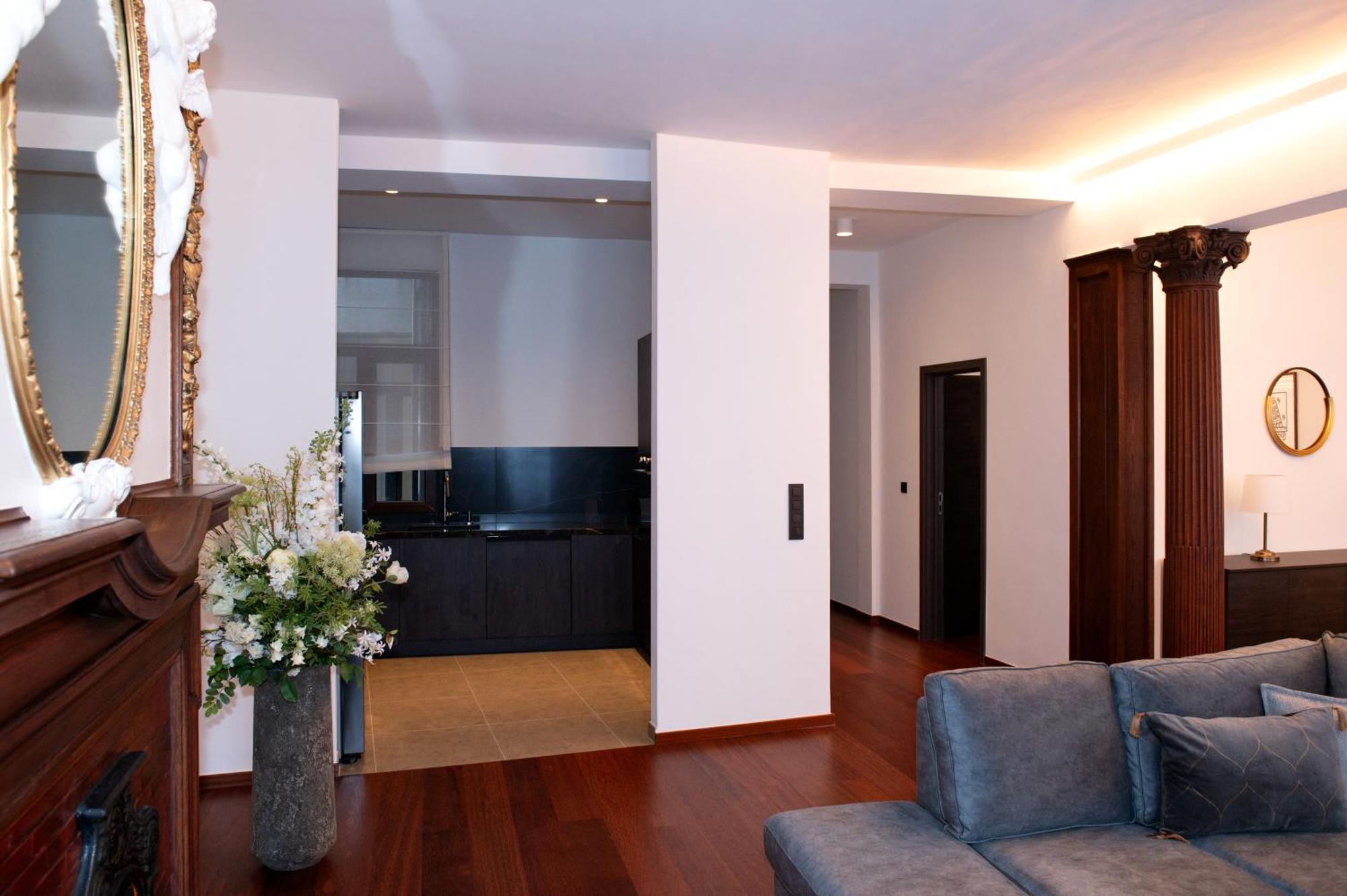 Botanique Suites Airbnb, Antwerp Exterior photo