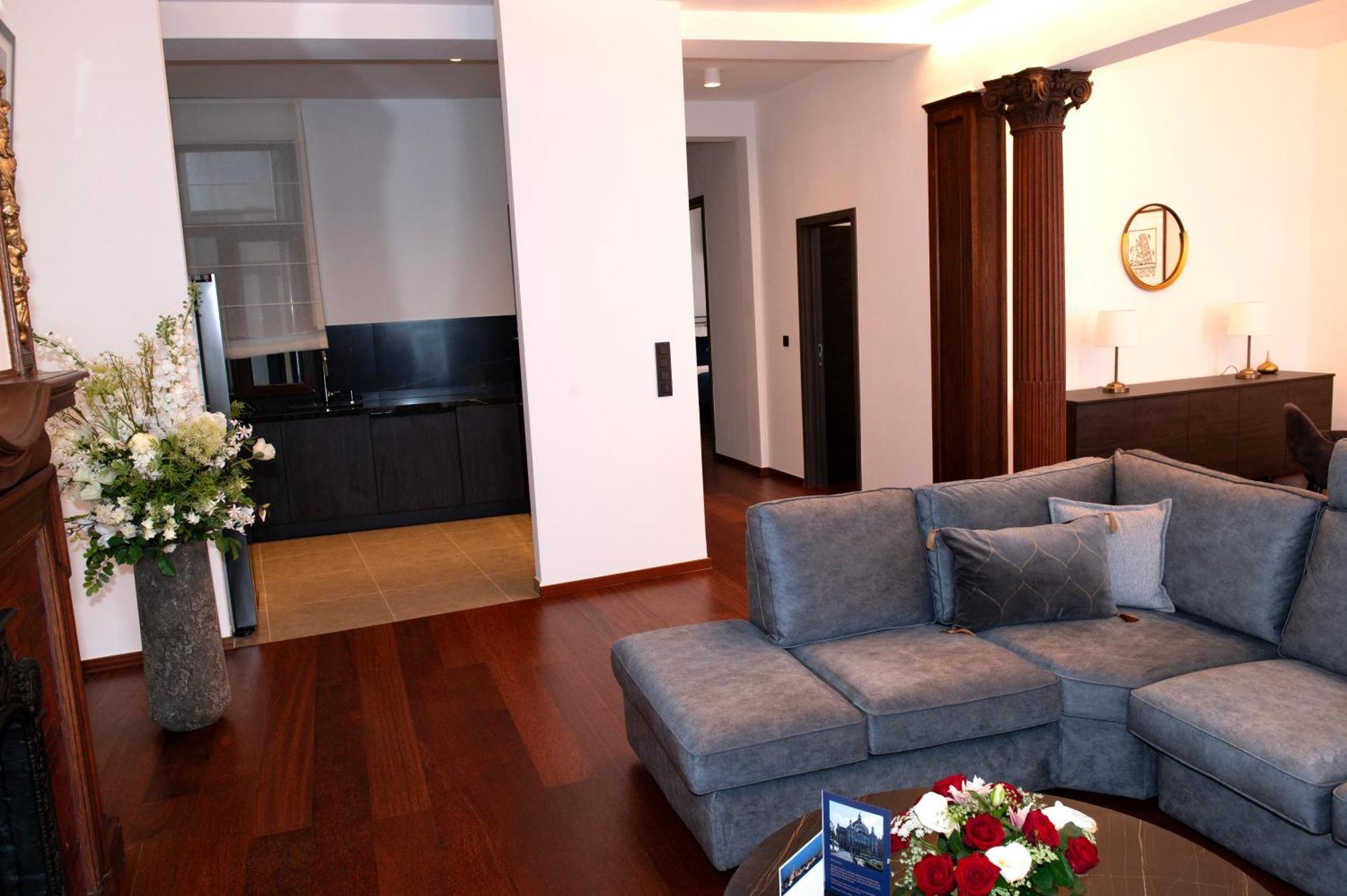 Botanique Suites Airbnb, Antwerp Exterior photo