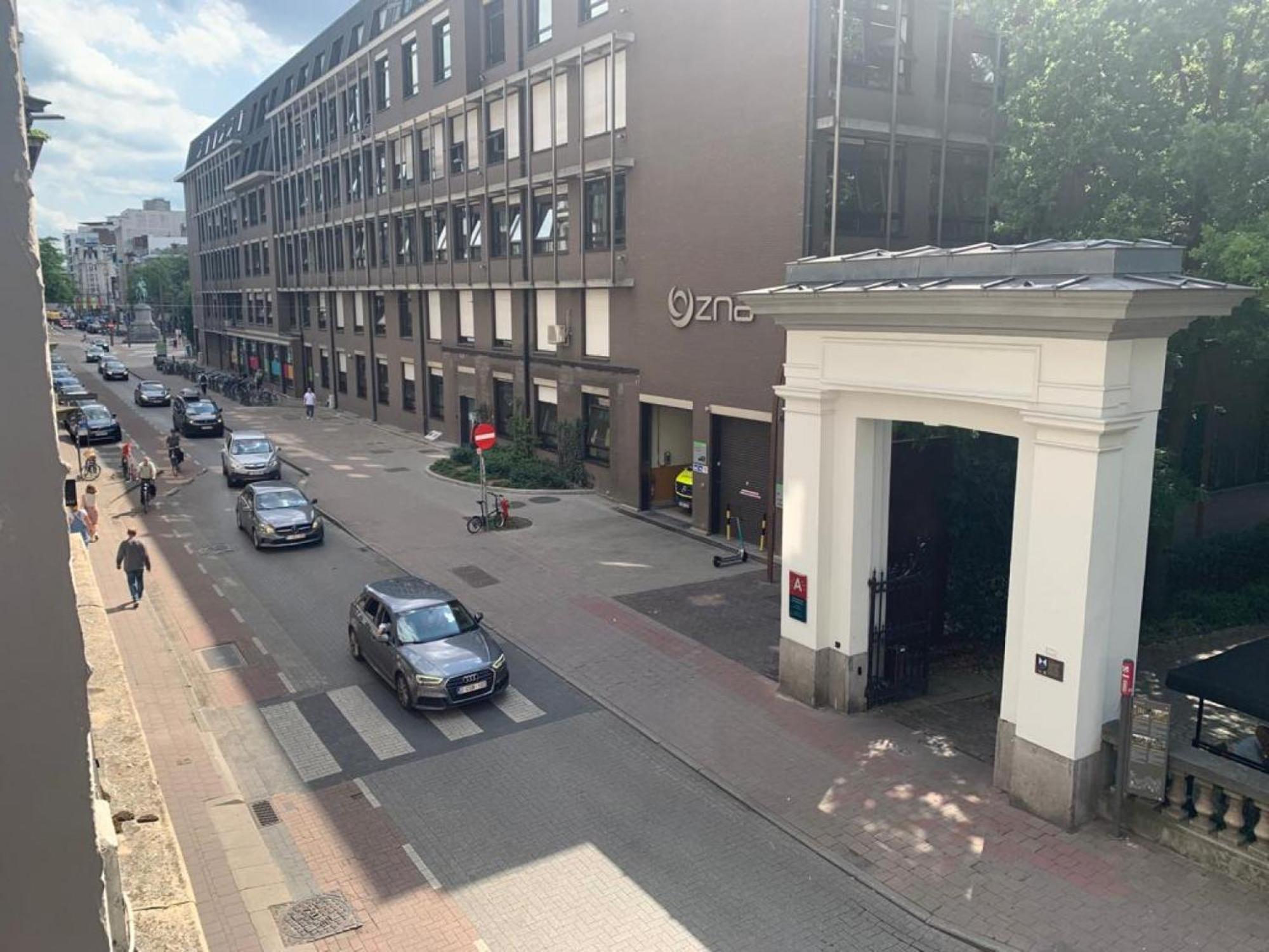 Botanique Suites Airbnb, Antwerp Exterior photo