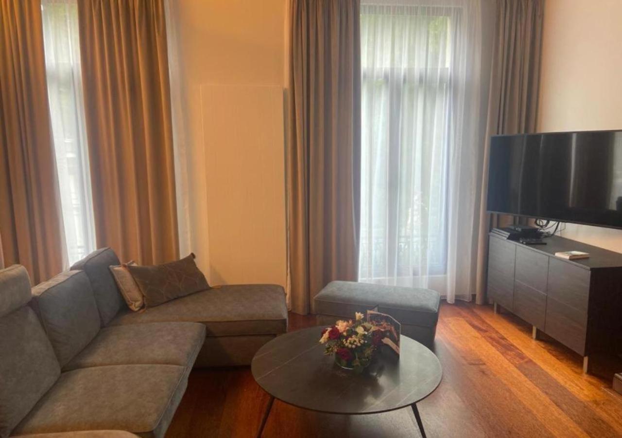 Botanique Suites Airbnb, Antwerp Exterior photo